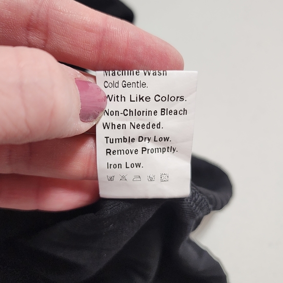 Garage Sculpt Ribbed Knit Crop Tank Top Basic Black Sleeveless Size Medium - Picture 8 of 8